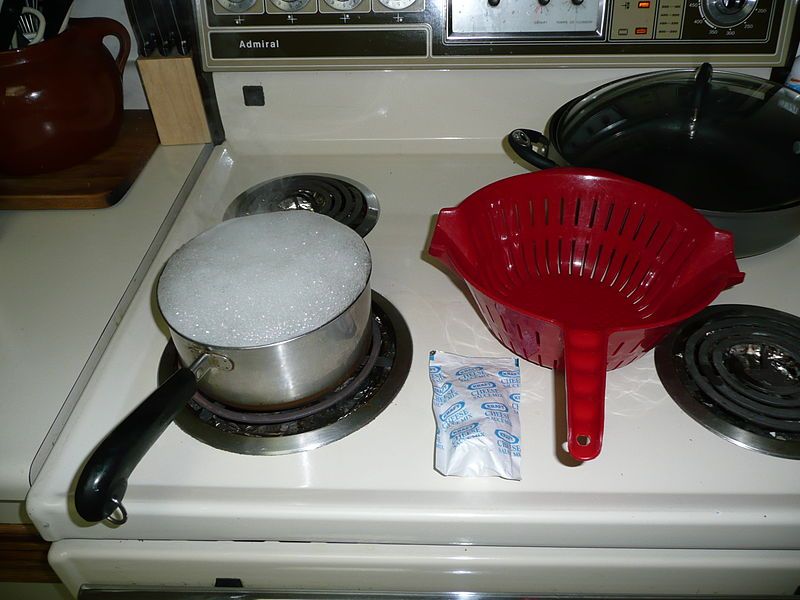 File:Kraft dinner preparation.jpg