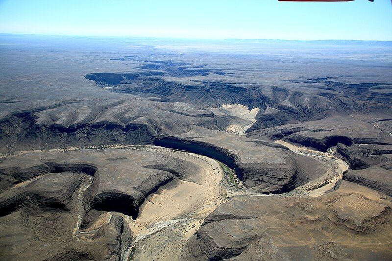 File:Löwenfluss Namibia (2019).jpg