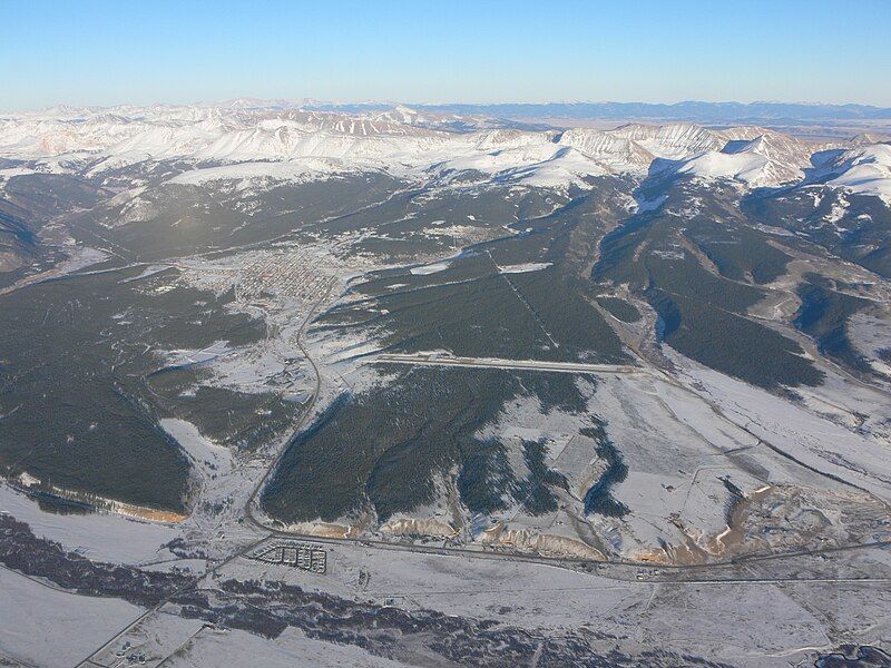 File:LeadvilleAirport.jpg