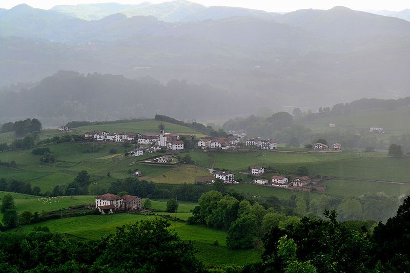 File:Lekarotz. Euskal Herria.JPG