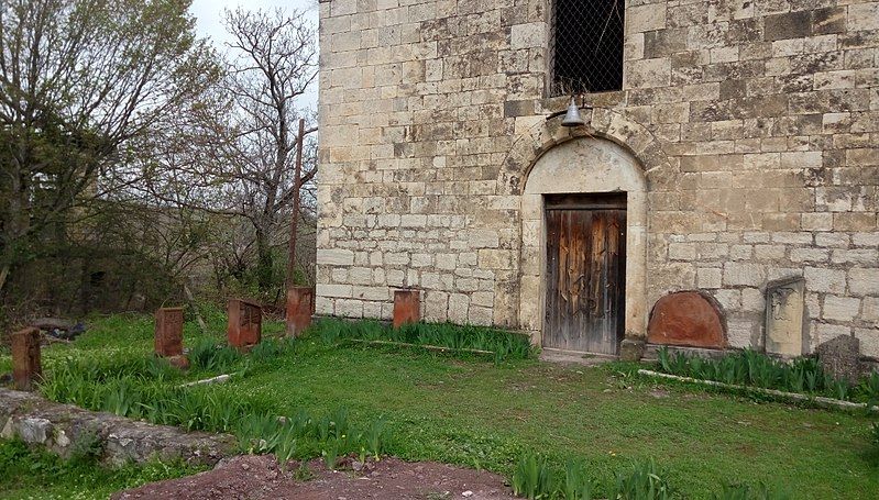 File:Maghavuz church.jpg