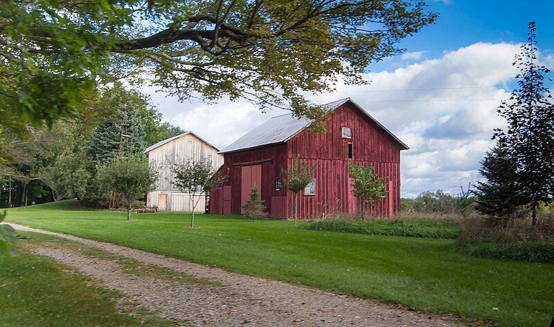 File:Marshall Farm Barns.jpg