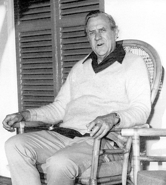 File:Patrick White 1973.jpg