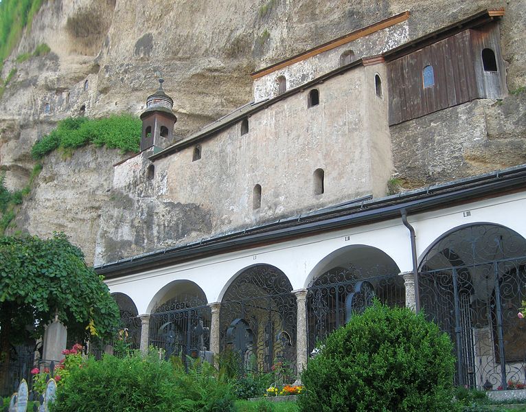 File:Petersfriedhof, Salzburg, 2011.JPG