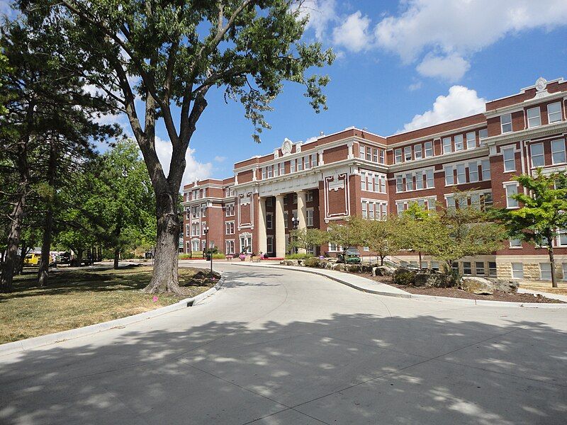 File:Plumb Administration Building.JPG