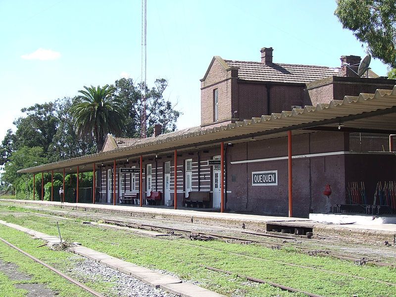 File:Quequen station.jpg