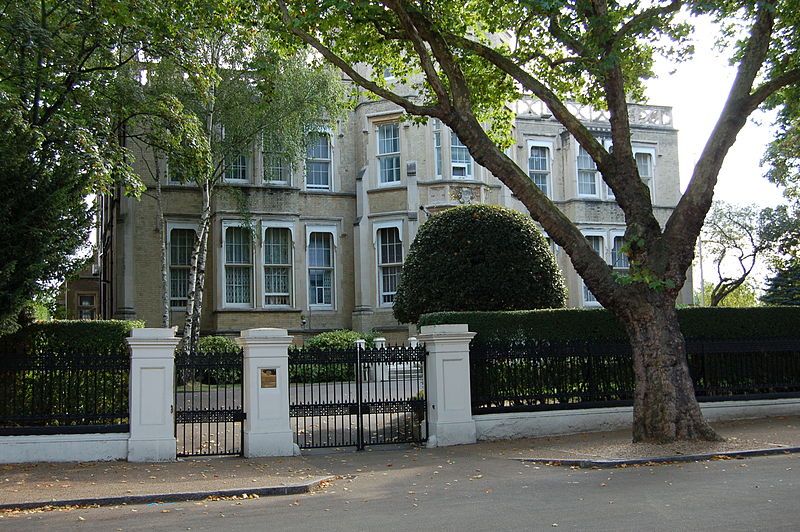 File:RussianEmbassyResidence04 (London).JPG