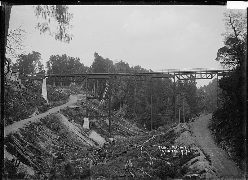 File:Taonui viaduct (20660481383).jpg