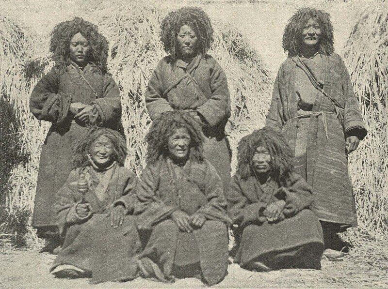 File:Tibetan "Lamanis".jpg