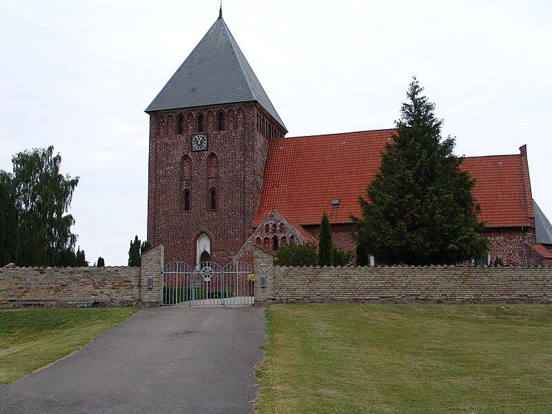 File:Østofte Kirke.JPG