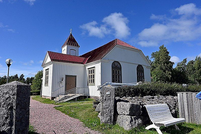 File:Bergö kyrka 02.jpg