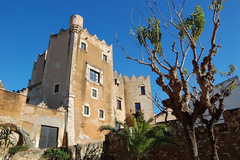 File:Castell. Altafulla.jpg