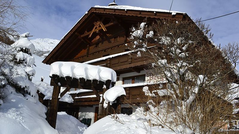 File:Gästeheim Berghof W.jpg