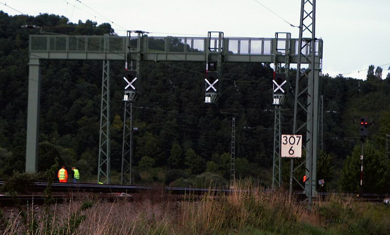 File:GermanRailwaySignalling6.jpg