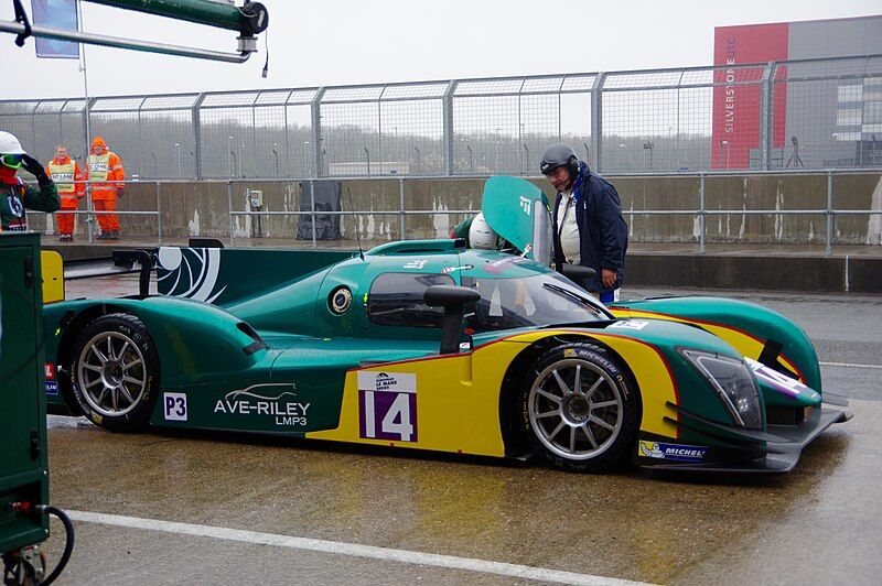 File:Ginetta P3-15 Pit.jpg