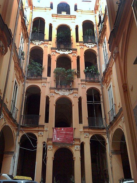 File:Palazzo Trabucco (Napoli).jpg