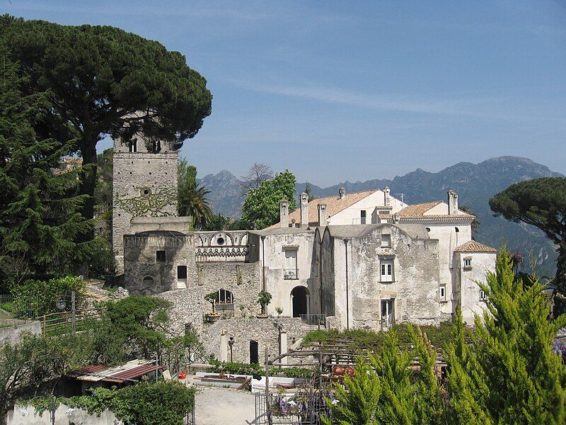 File:Ravello Villa Rufolo.JPG