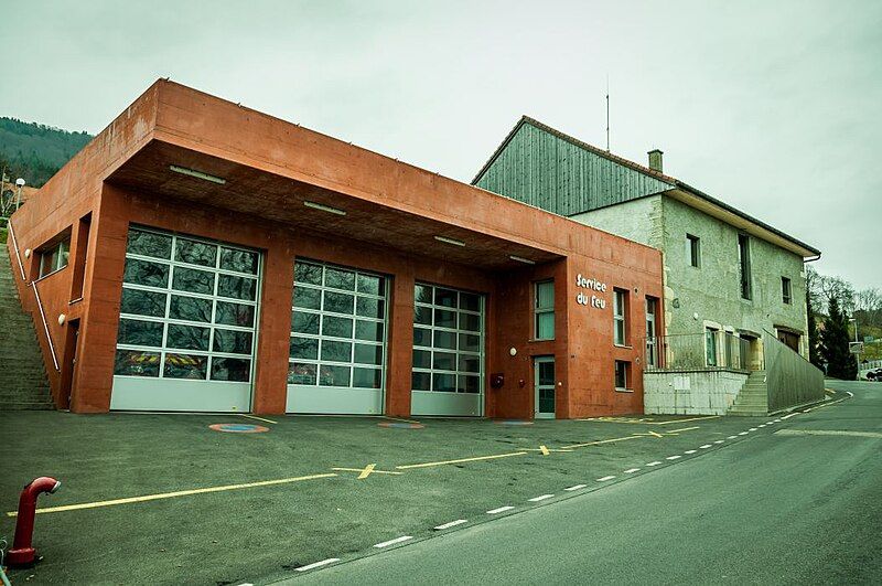 File:Tévenon's fire station.jpg