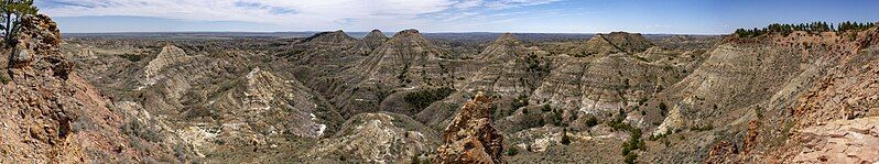 File:Terry Badlands, Montana.jpg