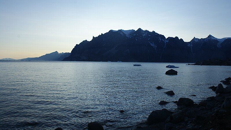 File:Uummannaq-fjord-ukkusissat.jpg