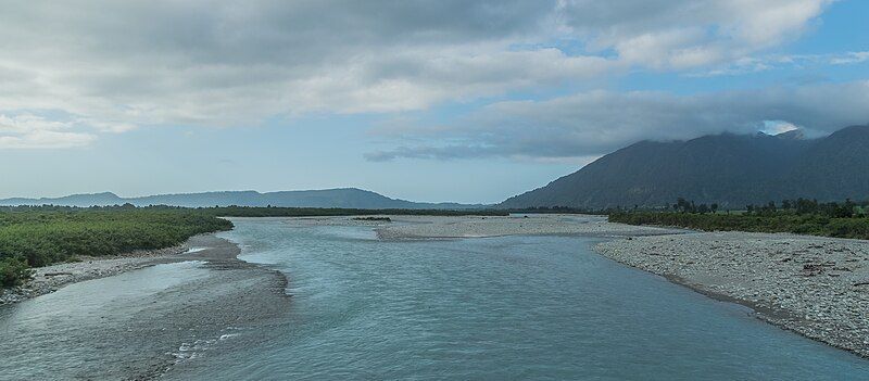 File:Wanganui River 03.jpg