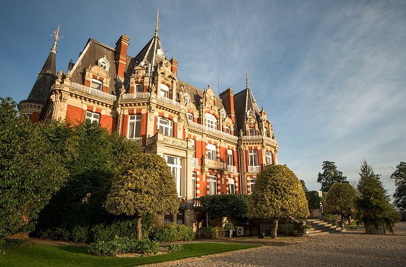 File:2015-12-29 Chateau Impney.jpg