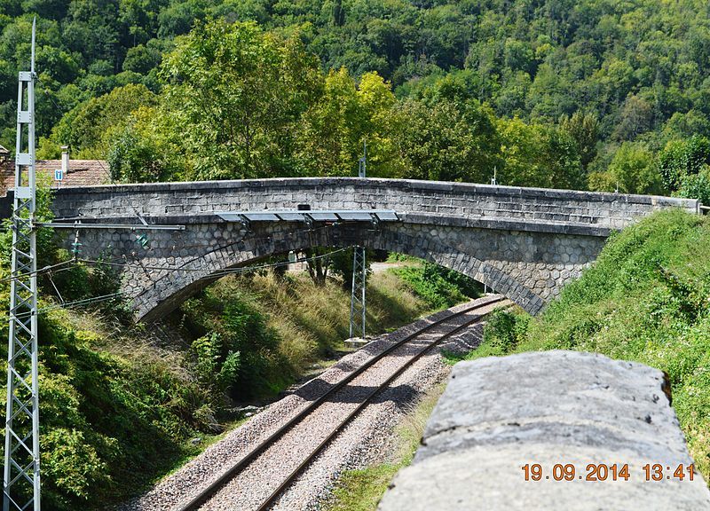 File:Albies Railway bridge.JPG