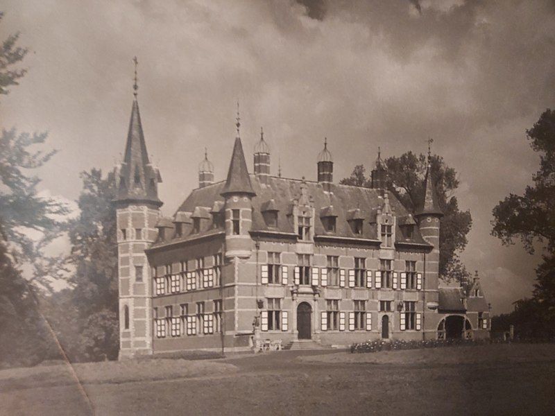 File:Château de Selsaeten.jpg