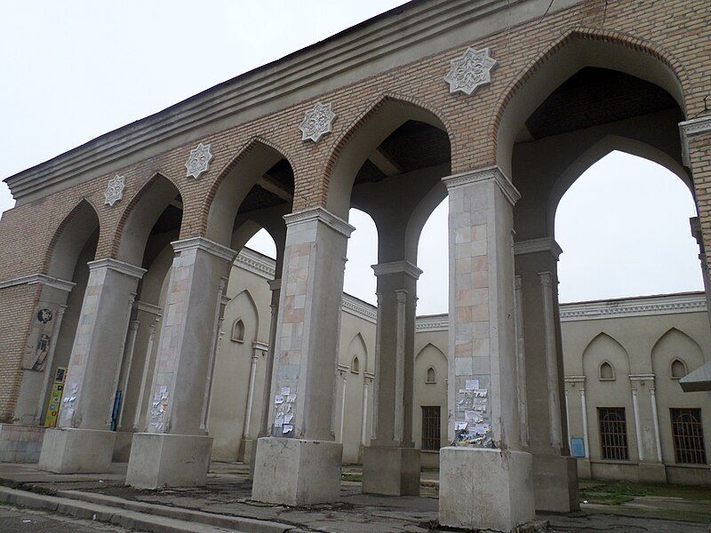 File:Cinema in Yangiyol.JPG