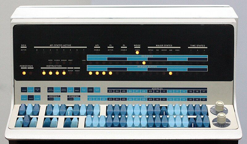 File:DEC PDP-15 (29649882163).jpg