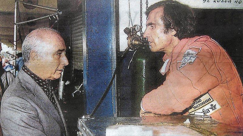 File:Fangio y reutemann.jpg