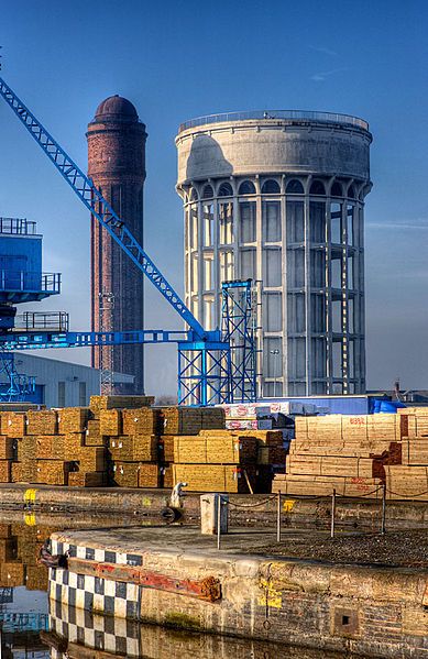 File:Goole water towers.jpg