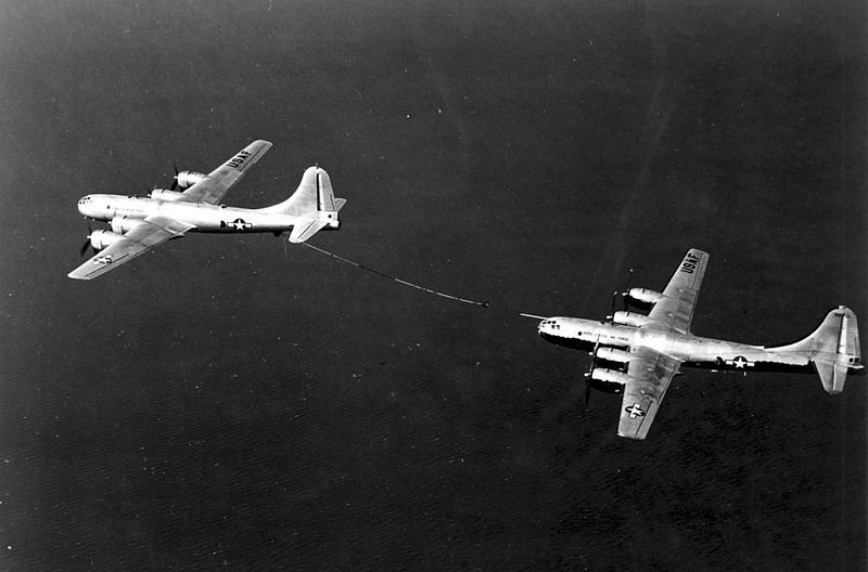 File:KB-29M Air Refueling.jpg