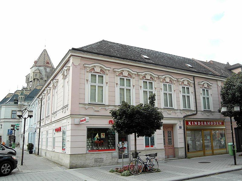 File:Korneuburg-Hauptplatz36.jpg