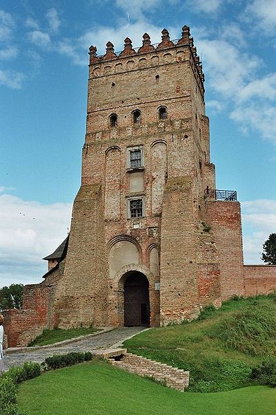 File:Lutsk castle tower.jpg