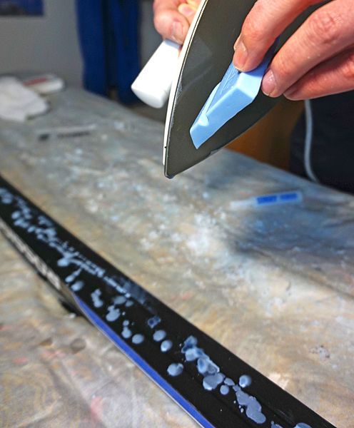 File:Melting ski wax.jpg