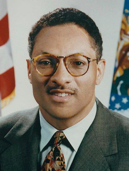 File:Mike Espy (cropped).jpg