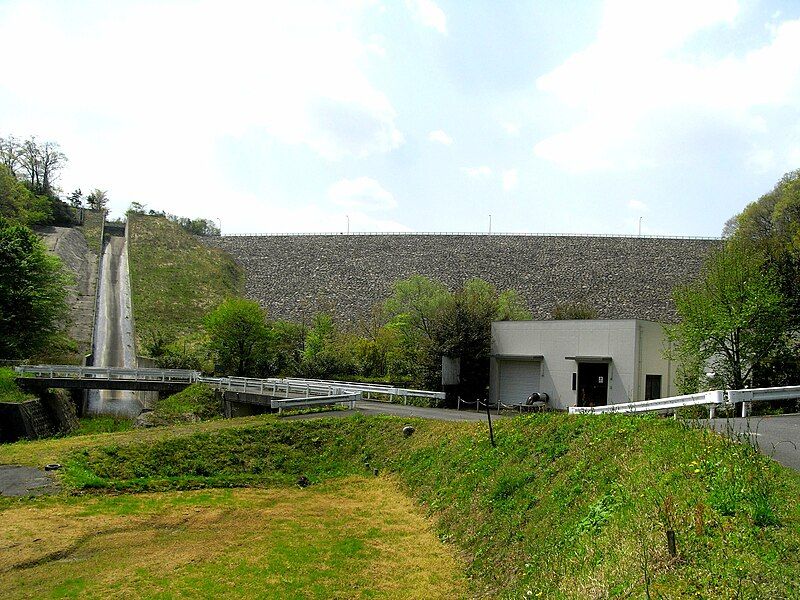 File:Nishitakao Dam.jpg