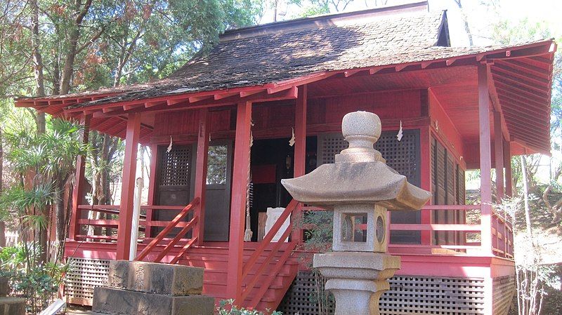 File:Oahu-Wakamiya-Inari-shrine-frontnear.JPG