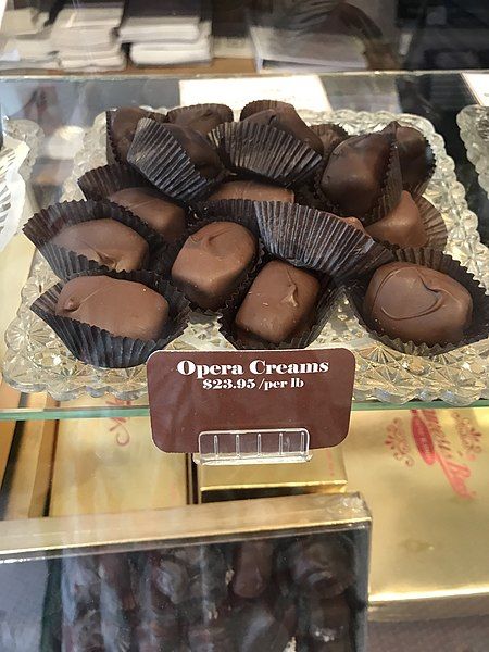 File:Opera cream candies.jpg