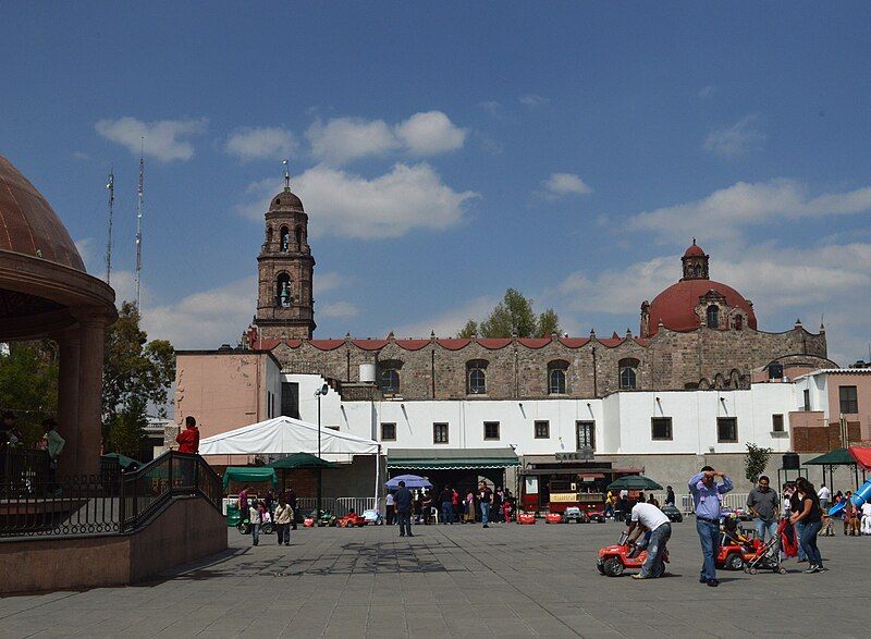 File:PlazaTlalnepantla05.JPG