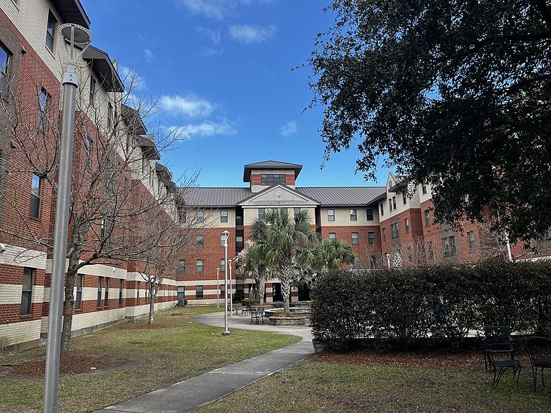 File:Pontchartrain Hall.jpg