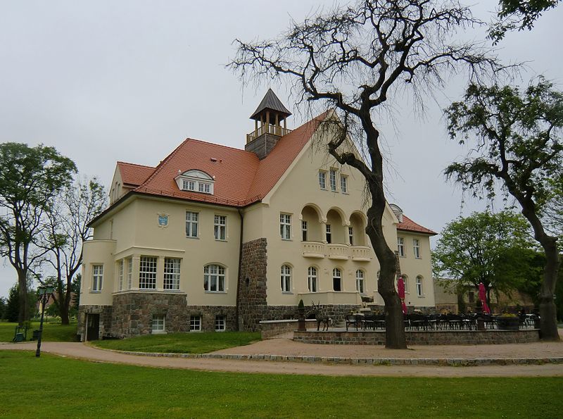 File:SchlossKrugsdorfSchuschke1.JPG