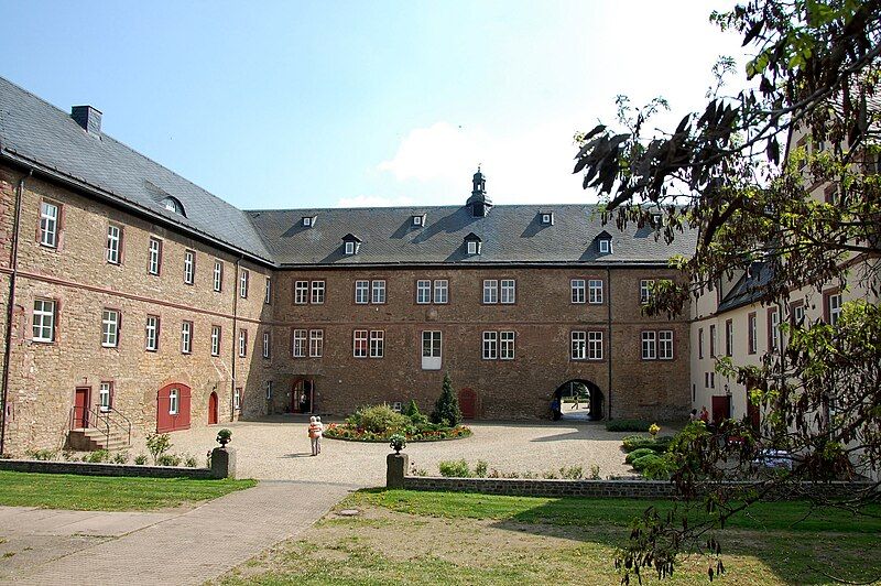 File:Schloss Wallhausen5.jpg