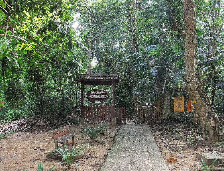 File:Taman Negara Entrance.JPG