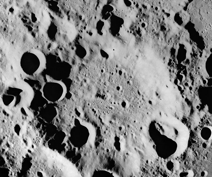 File:Titius crater AS15-M-2629.jpg