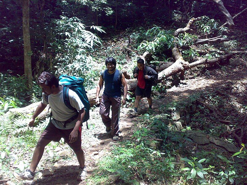 File:Trekking1.jpg