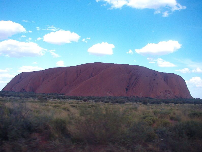 File:Uluru 2.jpg