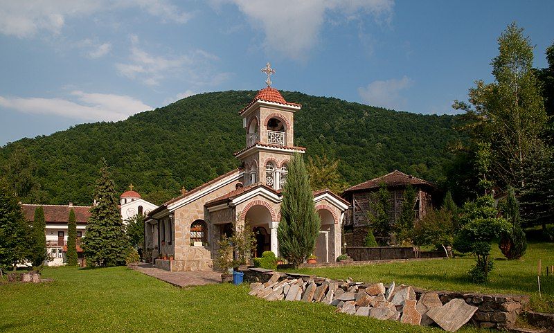 File:Vrachesh Monastery.jpg