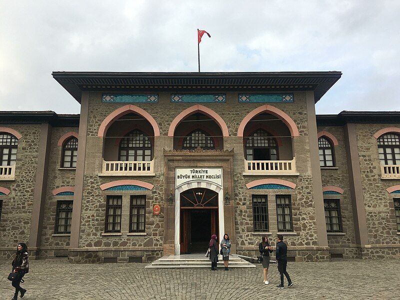 File:2. Meclis Binası.jpg